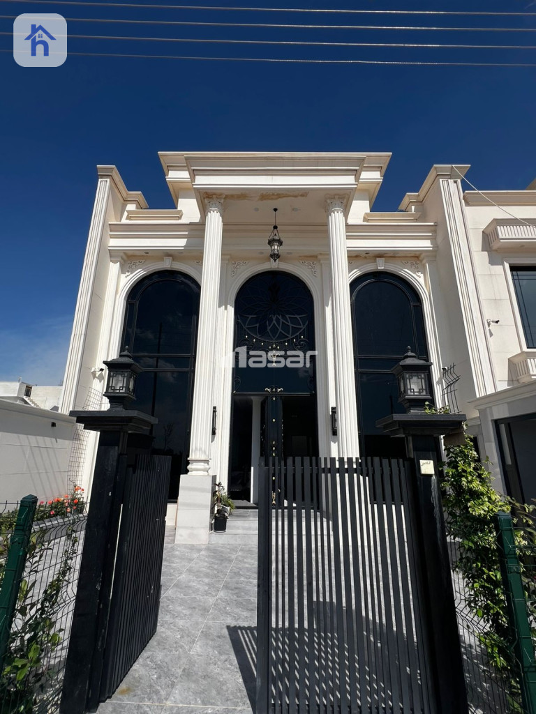 Spacious House with 4 Bedrooms