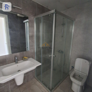 Studio Apartment Image 7
