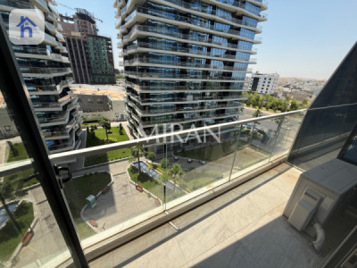 Bright Studio Apartment on the 7th Floor Resim 4