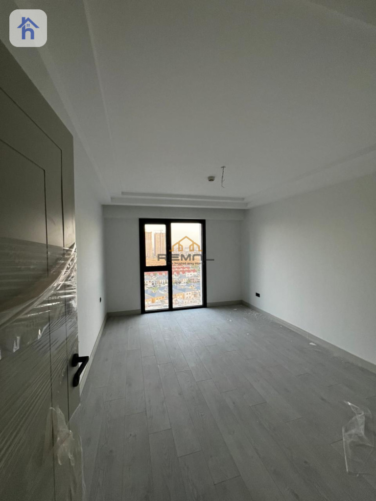 Modern two-bedroom apartment in Rami Towers Resim 8