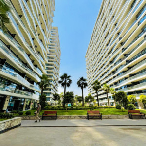 Modern 2 Bedroom Apartment with Balcony image 2
