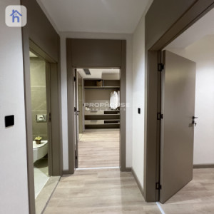 Luxurious 2-Bedroom Apartment in Prime Location image 3