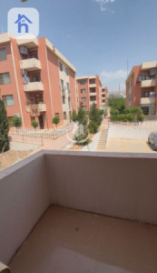 Modern Apartment Image 8