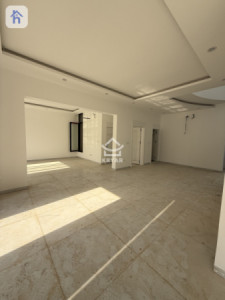 Modern House with 4 Bedrooms Image 4