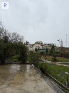 Spacious 4-Bedroom Farmhouse for Sale image 4