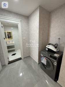 Modern 1-Bedroom Apartment in Prime Location image 7
