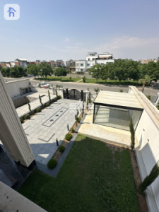 Luxurious Family Home in Ganjan City image 17