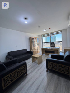 مکتب مؤثث للإيجار صورة 4