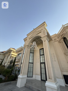 Luxurious Villa with Multiple Rooms image 2