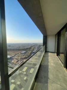 Modern Apartment in Sky Towers Image 9