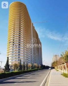Luxurious 3-Bedroom Apartment in Prime Area image 2