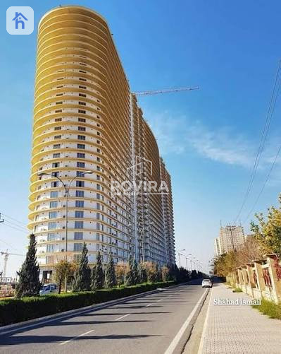 Luxurious 3-Bedroom Apartment in Prime Area Image 2