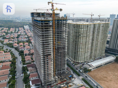Modern Apartment in English Tower image 2