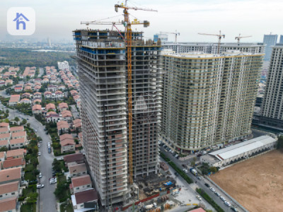 Modern Apartment in English Tower image 3