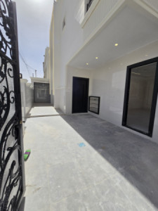 House Opposite Garden Resim 3