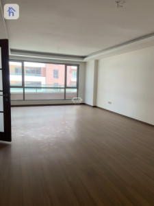 Modern 5-BR Apartment in Erbil Image 4