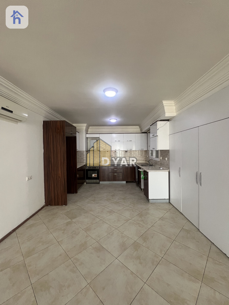Spacious 3 BR Flat Image 2