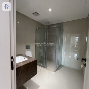 Modern living space in Salam Residence image 7