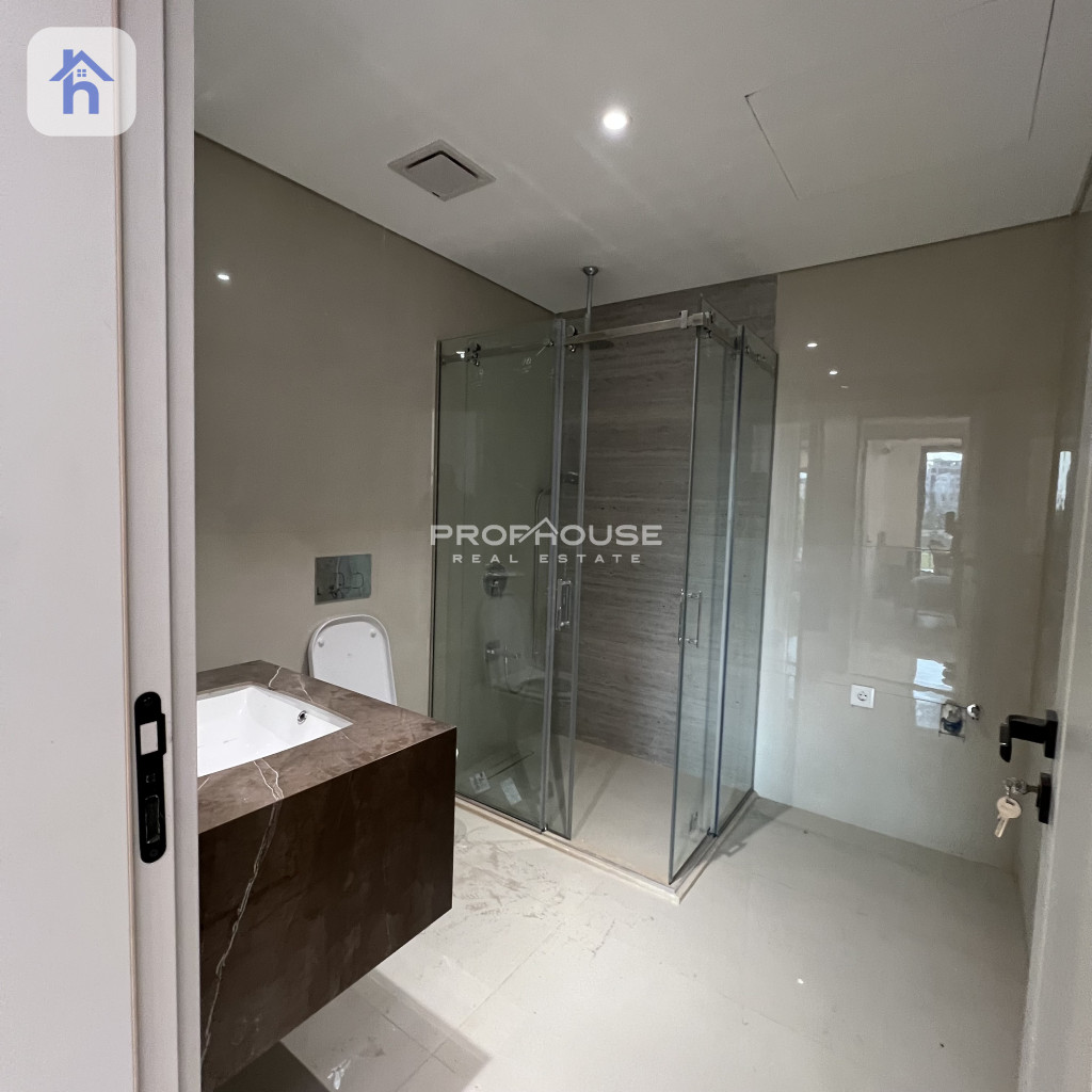 Modern living space in Salam Residence Image 7