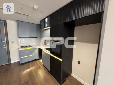 Studio Apartment image 6