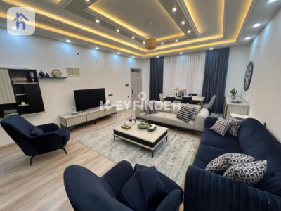 Spacious House with 5 Bedrooms image 11