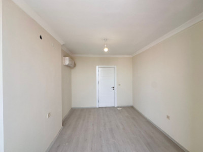 Modern 2-bedroom apartment near airport Image 5