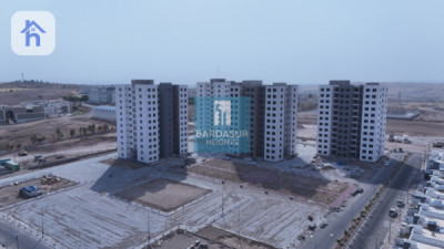 Spacious 111m² Apartment Image 3