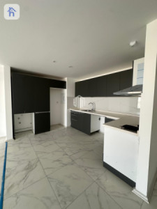 شوقەیەکی یەک ژووری نوستن لە تاوەرەکانی ئیمپایەر پیرڵ image 2