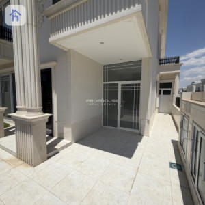 Modern House image 3