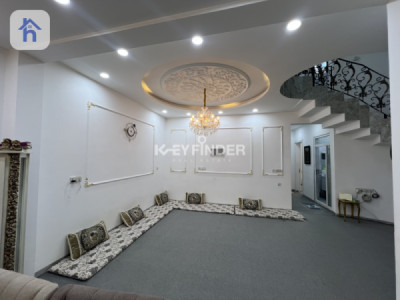 Furnished home with 5 bedrooms Image 4