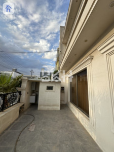 House Opposite Garden image 24