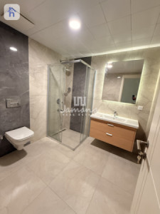 Luxurious 2-Bedroom Apartment for Rent Image 14