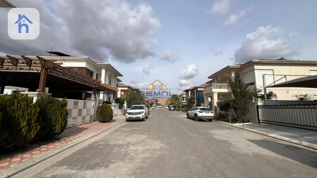 Corner House for Sale Resim 2