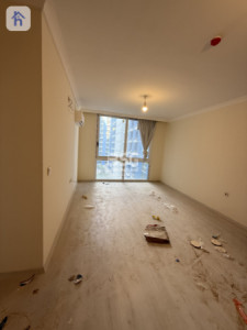 Modern 1-Bedroom Apartment image 2