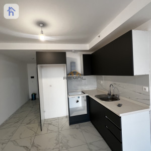 Cozy Apartment in Empire Pearl Towers image 4