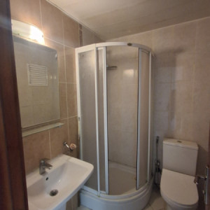 Modern 3-Bed Apartment in Empire Royal image 8