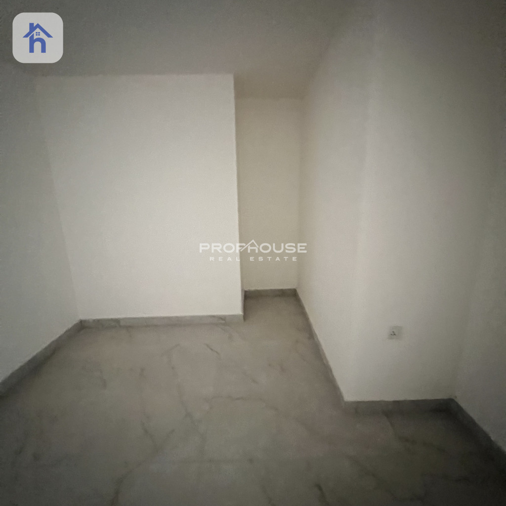 Modern Office Space in Phoenix Tower Image 2