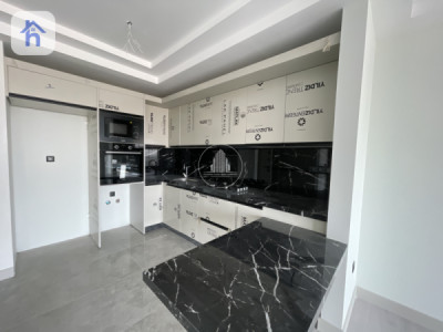 Luxurious High-floor Apartment with Views image 2