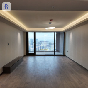 Modern 3BR Apartment with City Views Image 3
