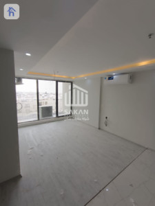 6th-floor apartment with well-designed layout Image 3