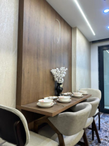 Modern Apartment with 4 Bedrooms Image 9