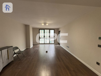 Modern Apartment image 6