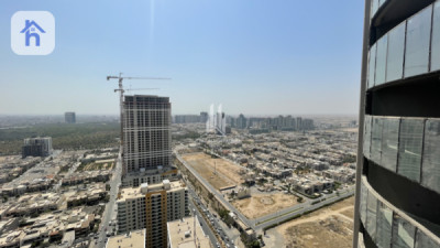 Luxurious 40th Floor Apartment for Rent Image 9