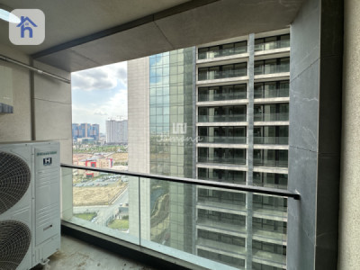 Elegant 1-Bedroom Apartment in Sky Towers Resim 9