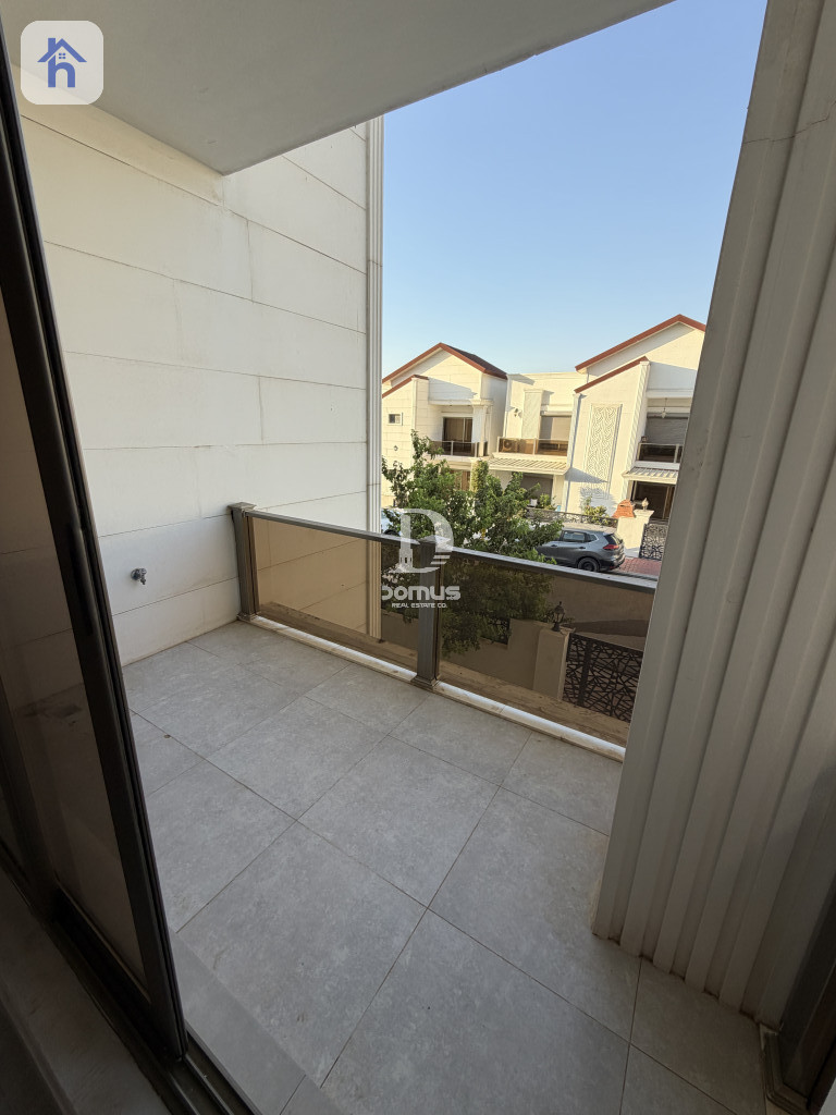 Spacious House with 4 Bedrooms Image 30