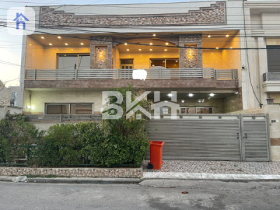 Large Family House in 32 Park (Sarbasti) image 1