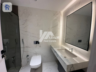Elegant 4-Bedroom Apartment with Balcony Image 21