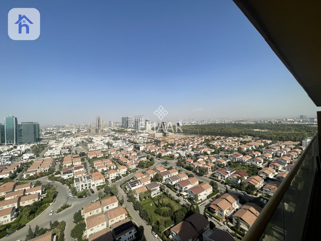 Spacious Apartment with Stunning Views Resim 2