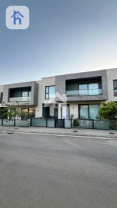 Modern House with 4 Bedrooms image 1