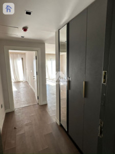 Charming Apartment with Terrace Image 4